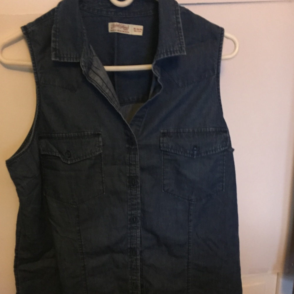 Used Xlarge sleeveless denim shirt